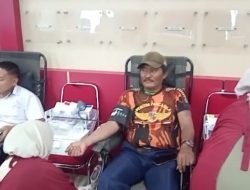 Pimred ULASKASUSTV.COM Sudarno Ikut Serta Donor Darah HUT Humas Polri ke-75 di Polres Rohul