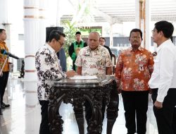 Lantik 79 Pejabat, Chandra Tekankan Integritas