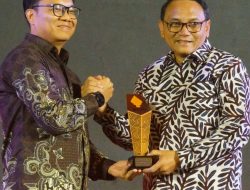 Raih Award Bidang Investasi, Chandra Kawal Peluang Kerja untuk Warga Pati