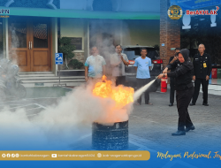 Tingkatkan Kesiapsiagaan dan Budaya Sadar Keselamatan, Kantor Pertanahan Kabupaten Sragen Gelar Pembinaan dan Simulasi Kebakaran